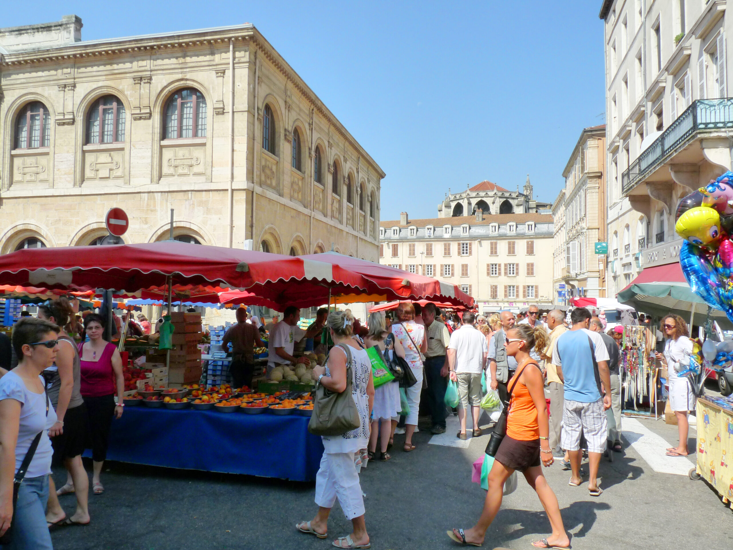 10 marchés emblématiques au bout du quai